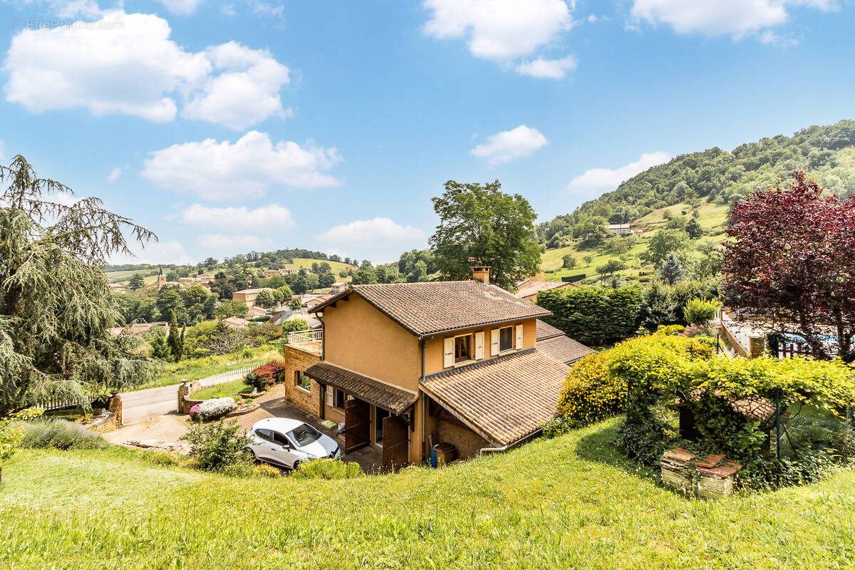 Maison à VILLE-SUR-JARNIOUX
