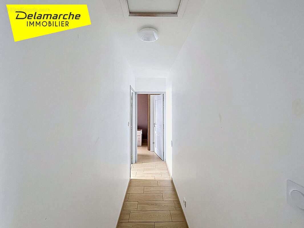 Maison RARE A LA VENTE de Plain pied à Ducey-les Chéris quatre chambres et proche commerces  et A 84 - photo 16