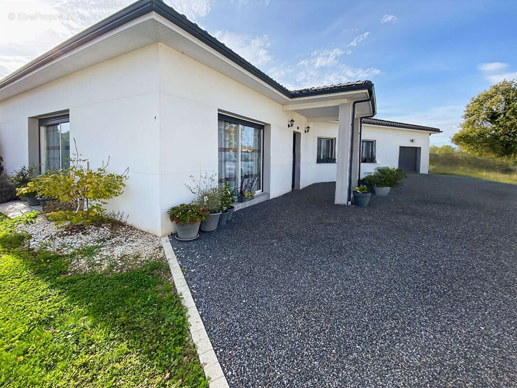 Maison à LA VILLE-DIEU-DU-TEMPLE