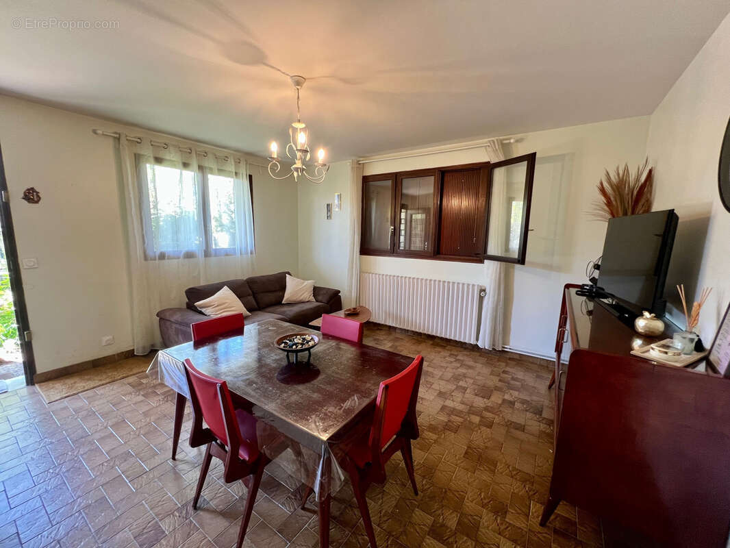 Maison à PARAY-VIEILLE-POSTE