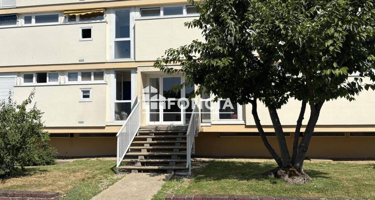 Appartement à FRESNES