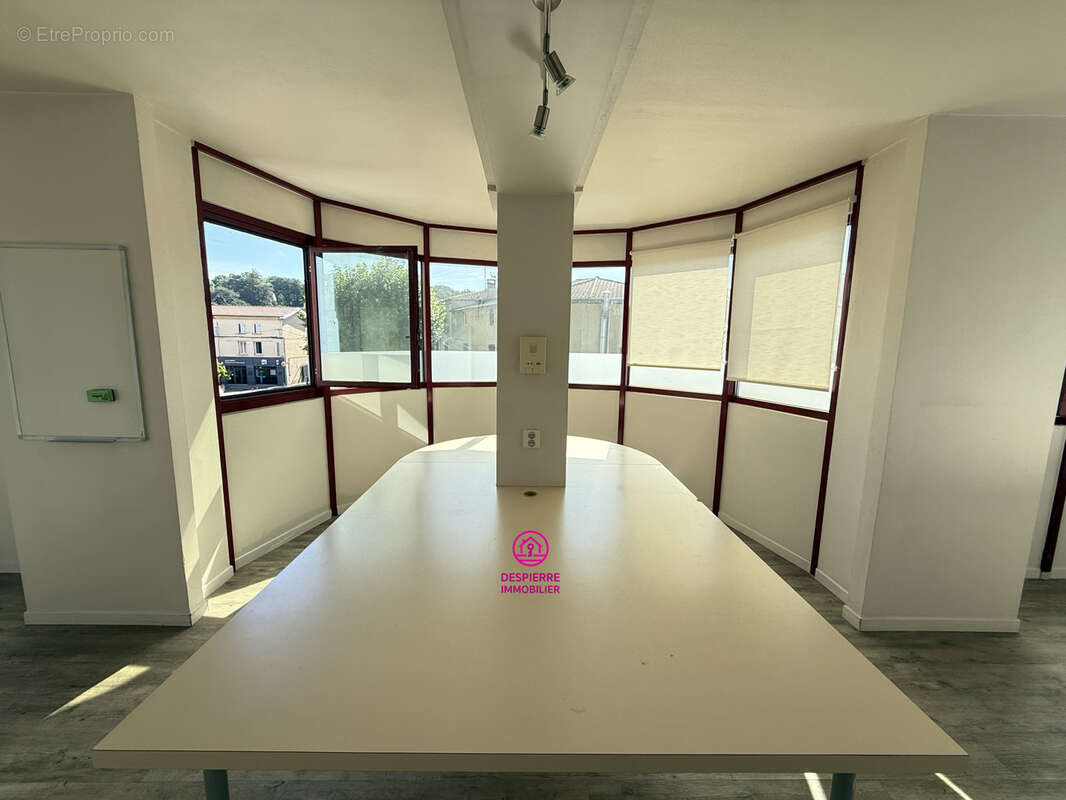 PEAGE DE ROUSSILLON, proche centre ville, appartement 81m2  1er étage avec ascenseur, place parking privative - photo 4