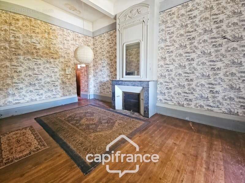 Maison à LAYRAC