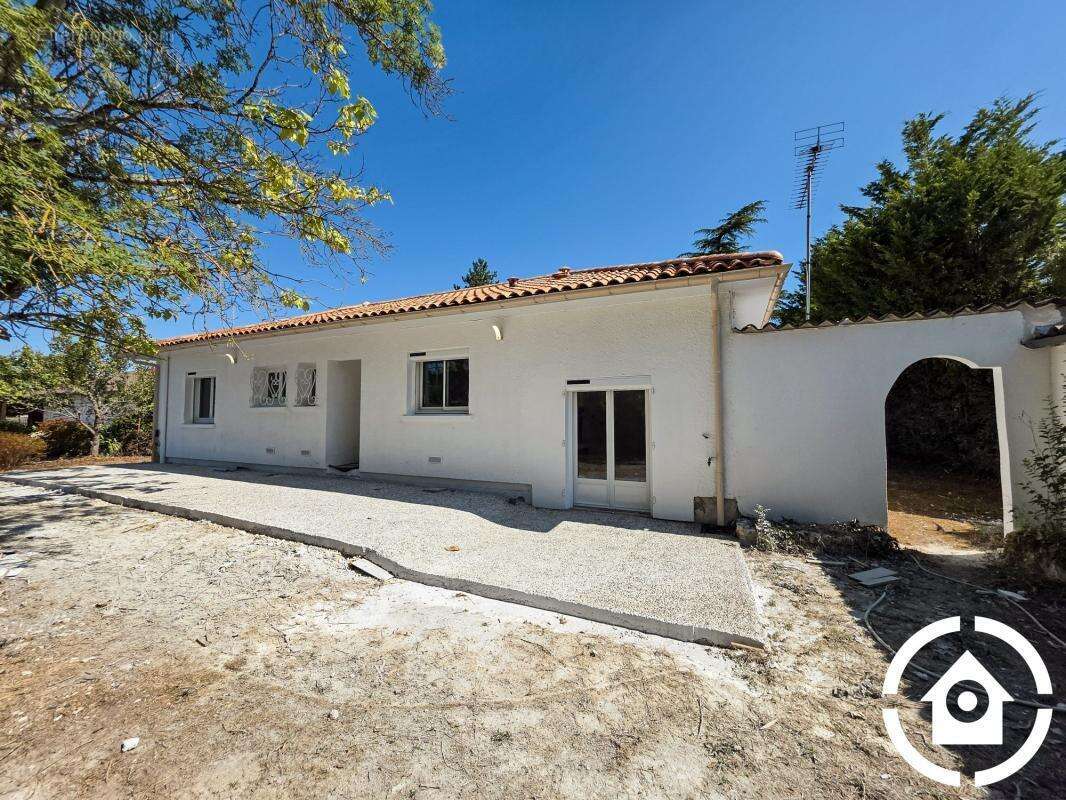 ? Maison de plain-pied rénovée - 84 m² - 3 chambres ? - photo 7