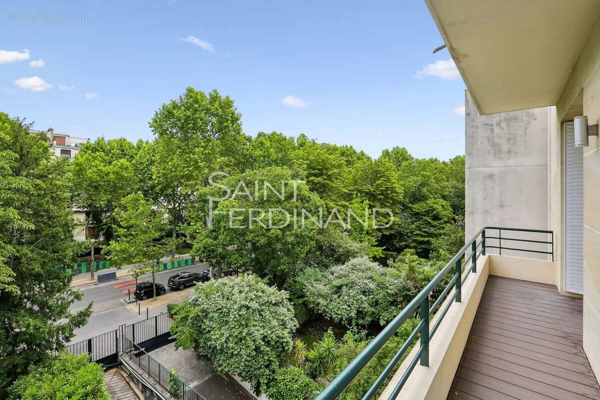 Appartement à NEUILLY-SUR-SEINE