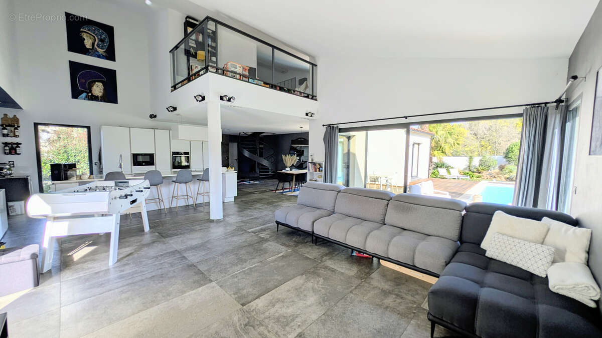 Maison à SAINT-GENIS-DES-FONTAINES