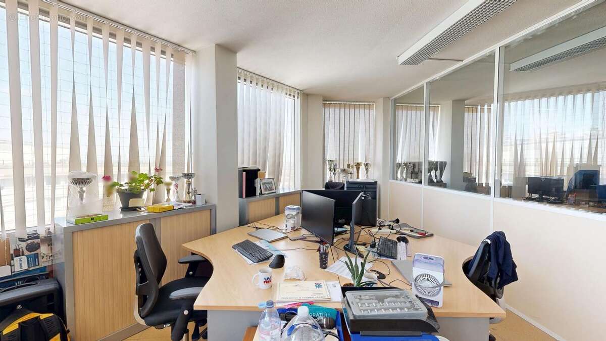 Plateau de Bureaux 14 rue Scandicci - photo 24