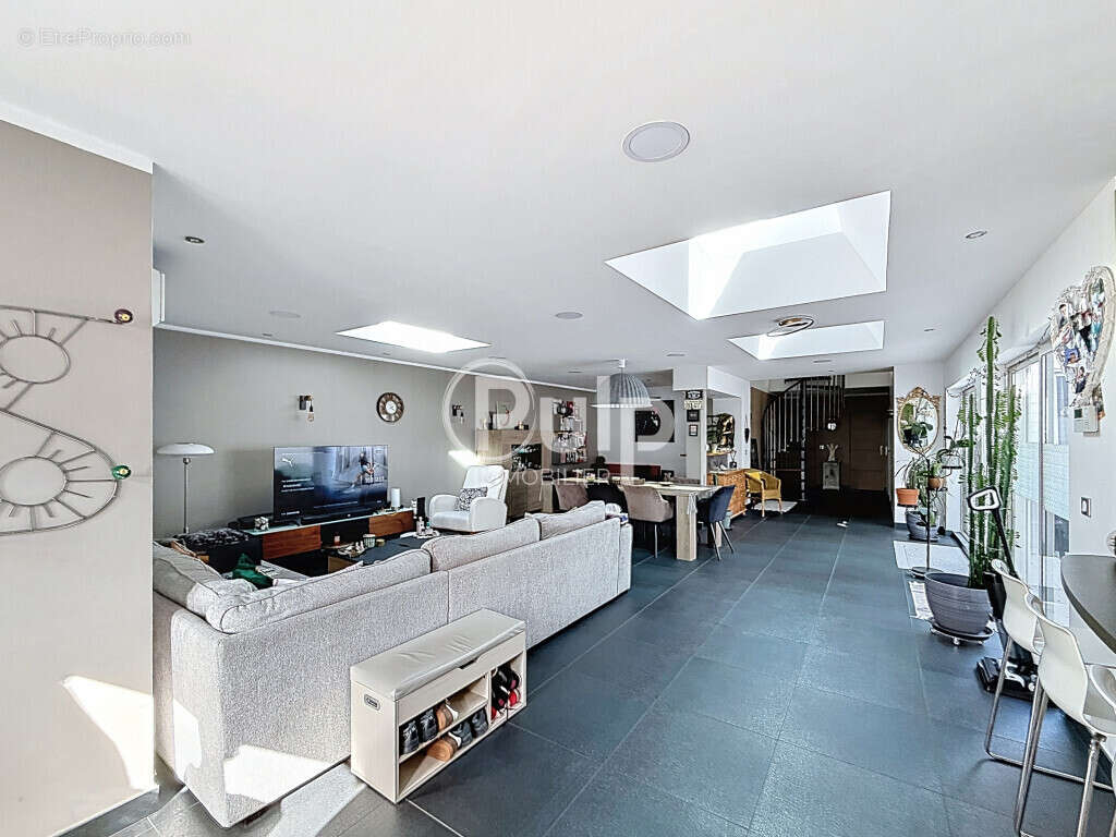 Maison plain pied 3 chambres - 2 terrasses - 2 garages - photo 6