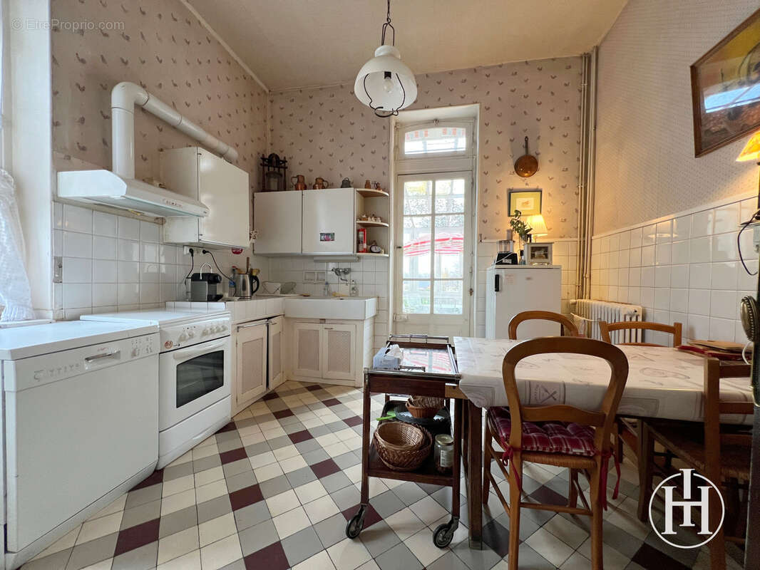 Maison à SAINT-AMAND-MONTROND