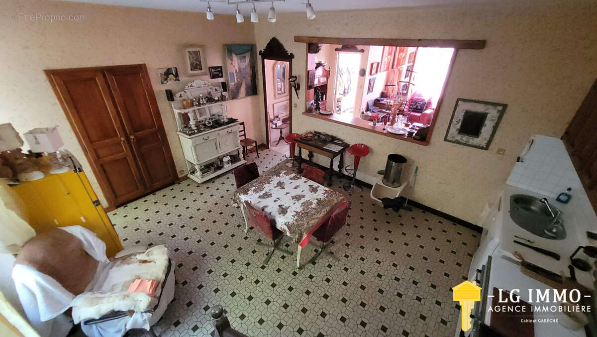 Maison à MORTAGNE-SUR-GIRONDE