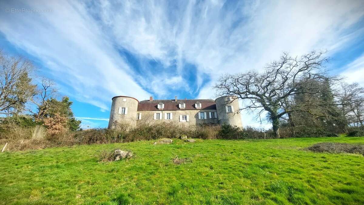 Maison à CONFOLENS