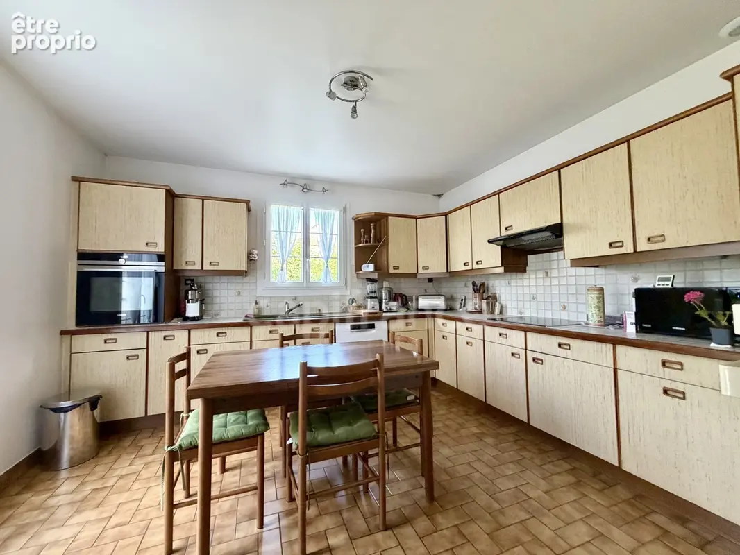 Maison familiale de 131 m² à vendre à Cergy Village – 3 chambres, bureau, jardin et garage - photo 9