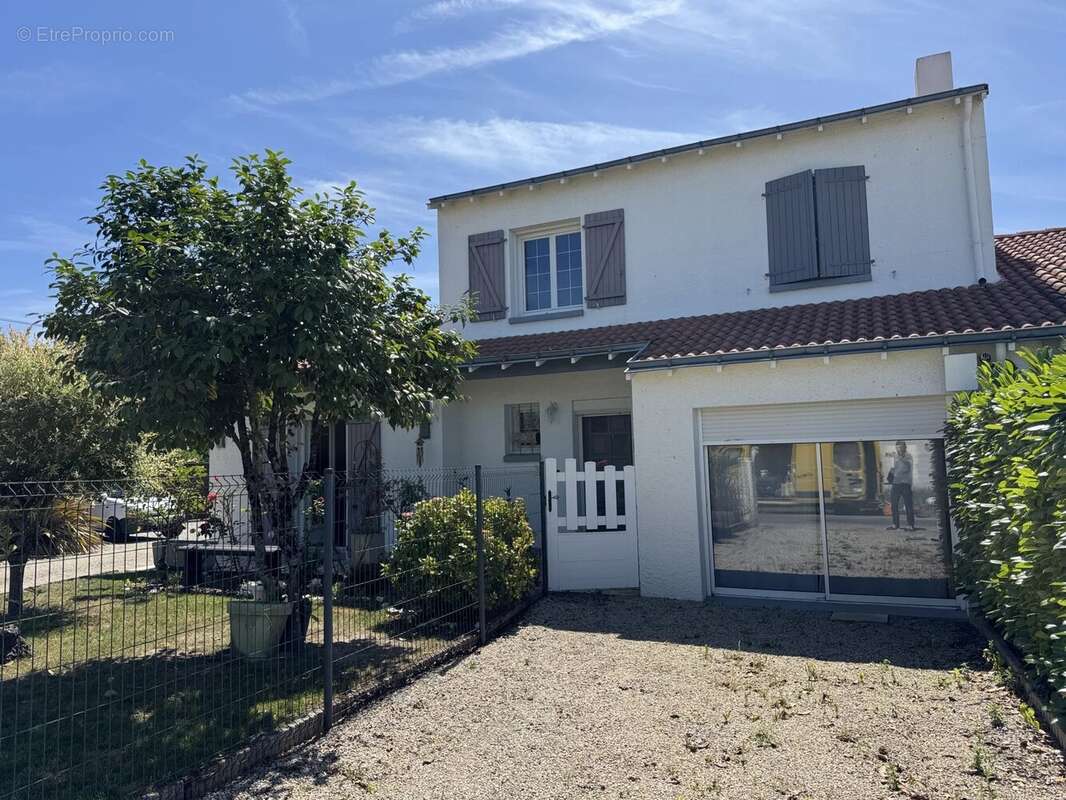 Maison à MONTBERT