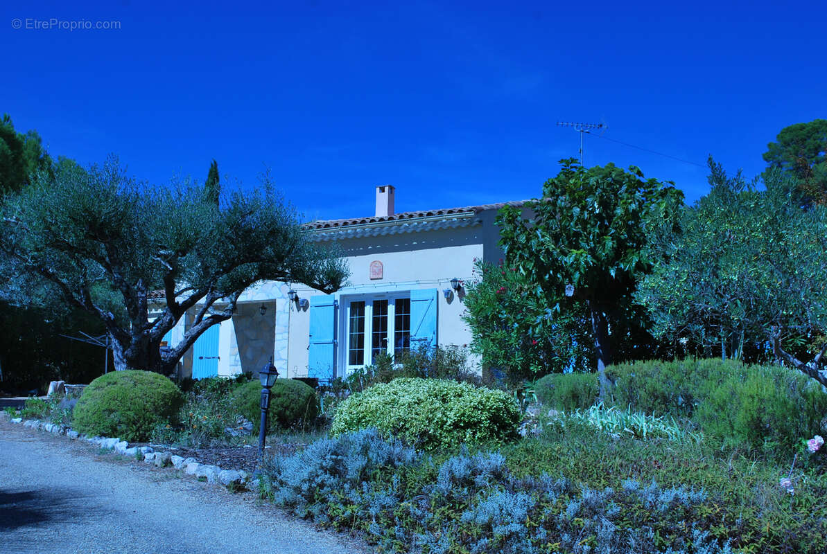 Maison à VILLECROZE
