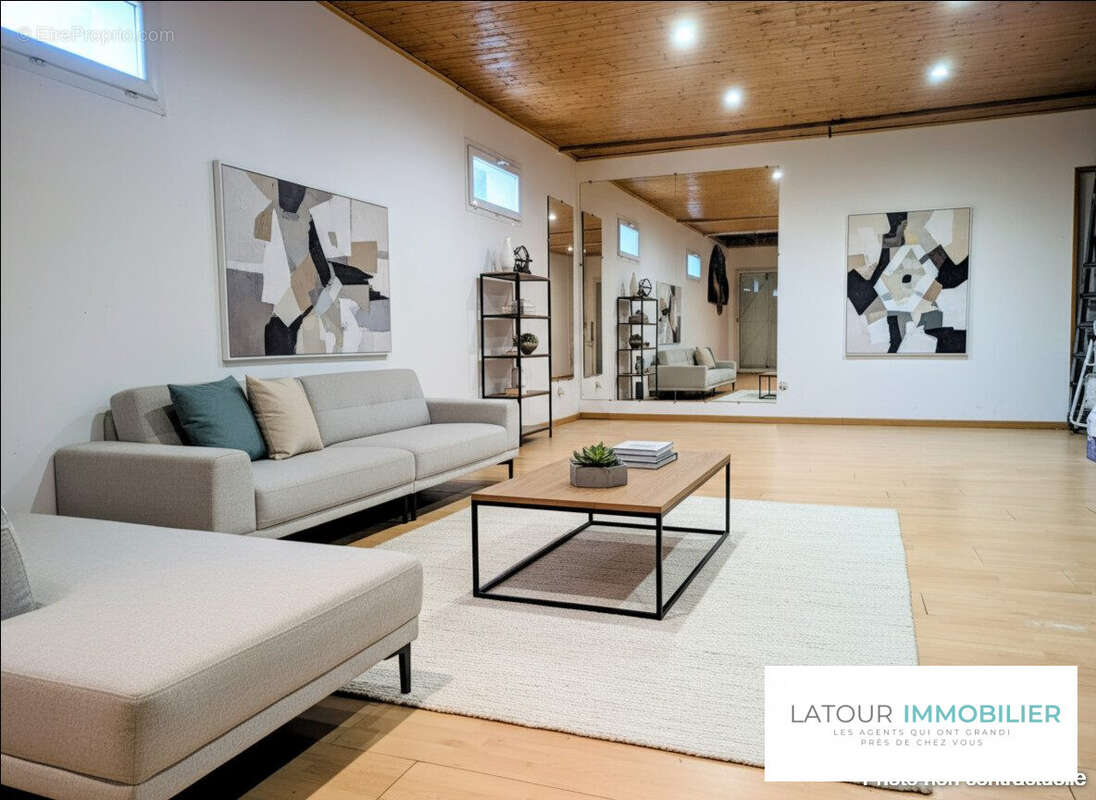 Maison à SAINT-DIDIER-DE-LA-TOUR