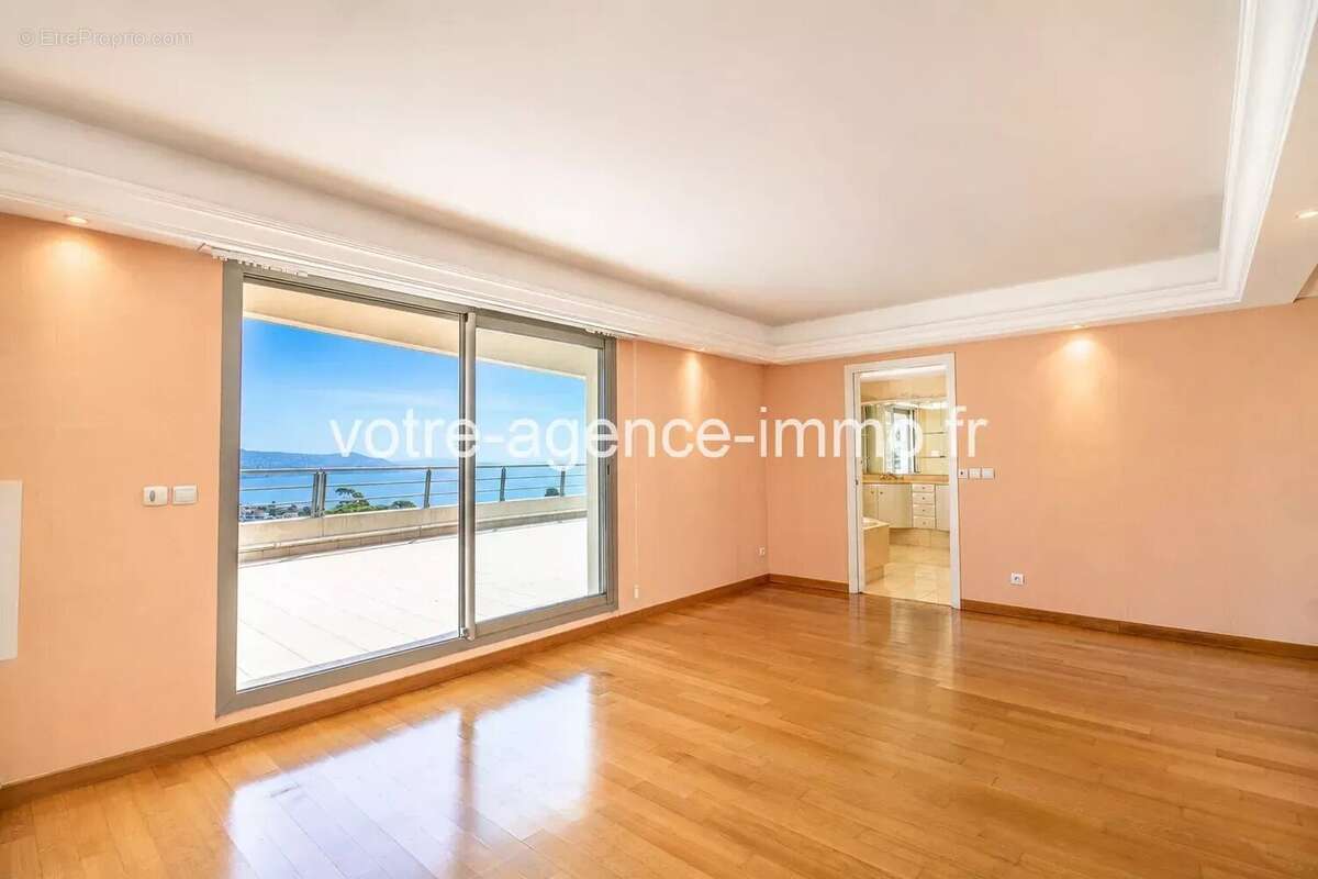Nice Lanterne - PENTHOUSE VUE MER 360° - 190 m² + 346 m² de terrasses - Dernier étage - 2 garages - photo 17