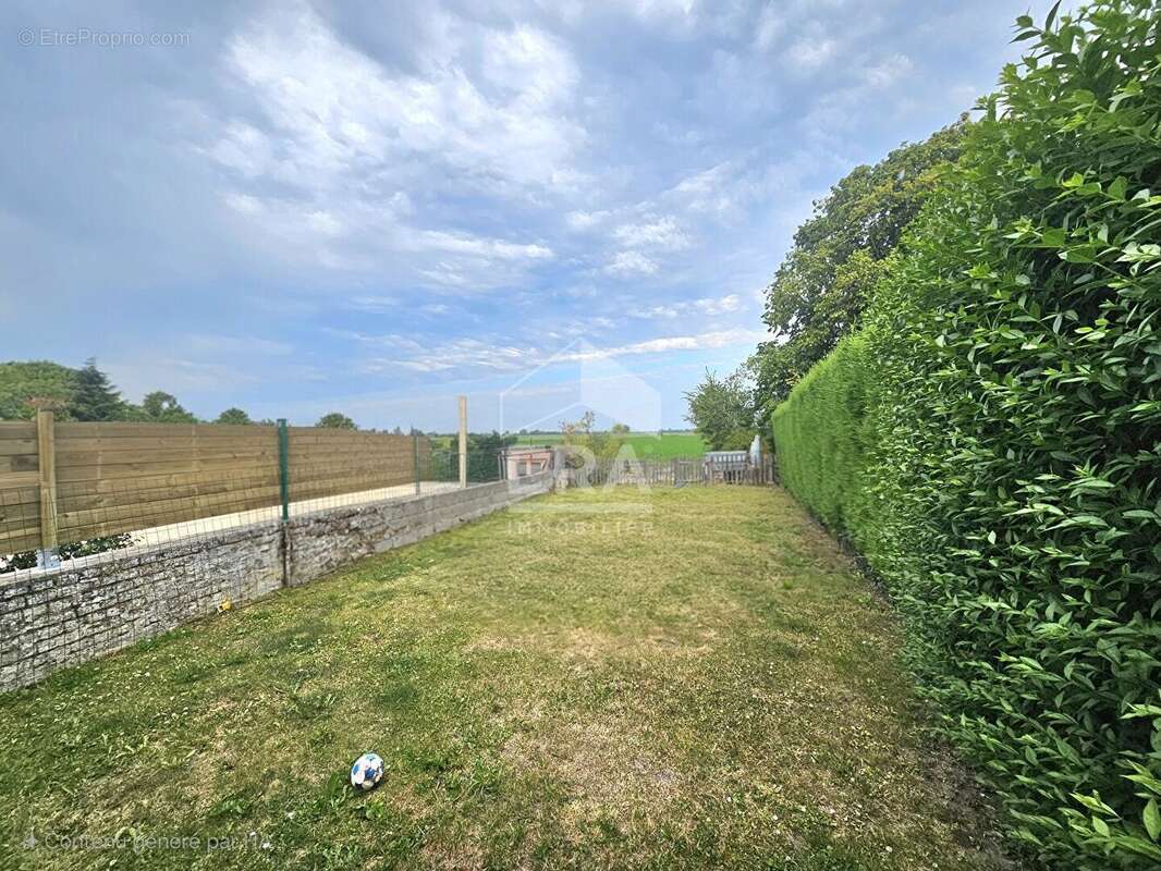 Maison à SAINT-FOLQUIN