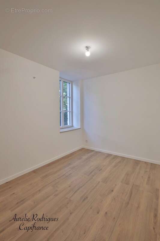 Maison à PONT-DE-VAUX