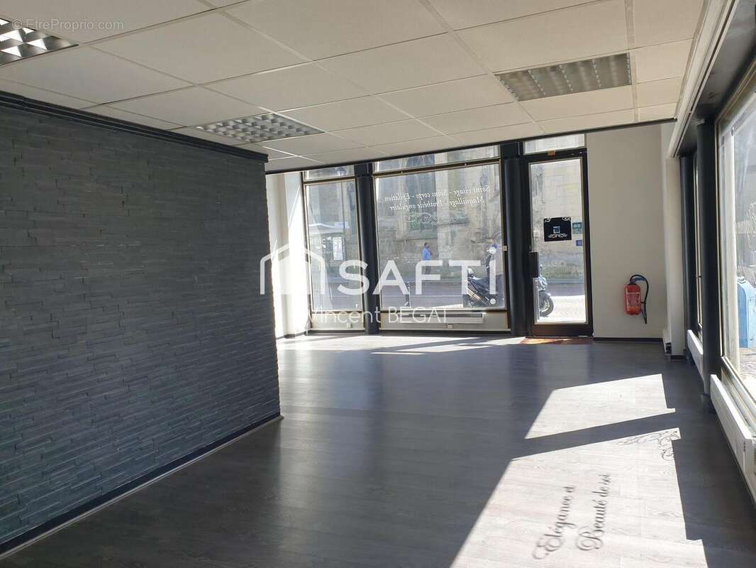 Photo 5 - Commerce à MONTEREAU-FAULT-YONNE