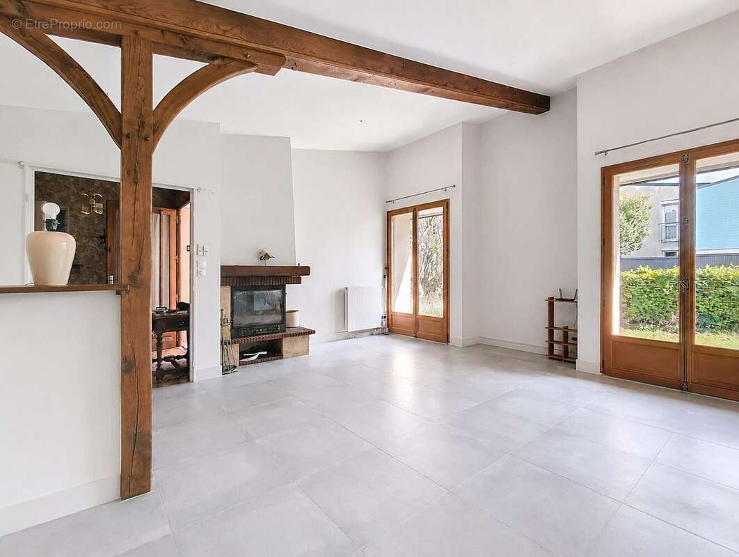 Maison 110 m² à Saint-Gervais-La-Foret  - photo 2