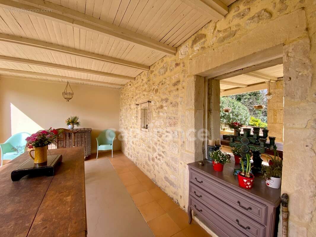 Entre Uzès et La Roque-sur-Cèze, Éden Provençal : Mas du XVIIIe & Son Domaine Privé sur 3,3 hectares - photo 12