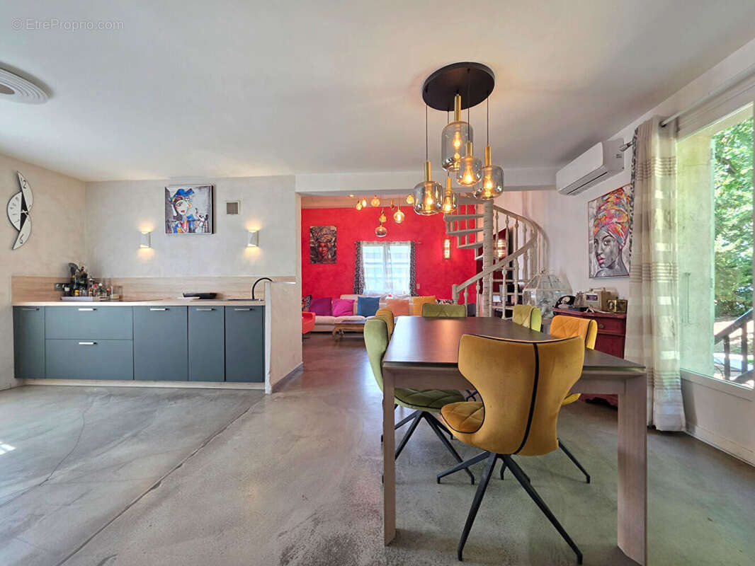 Exclusivité Maison  4 pièce(s) 117.03 m2 avec un sous sol de  120 m² - photo 3