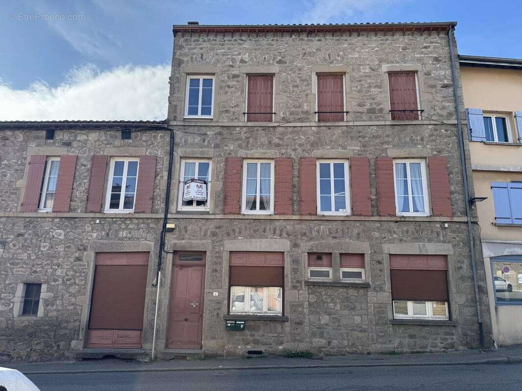 Appartement à SOUCIEU-EN-JARREST