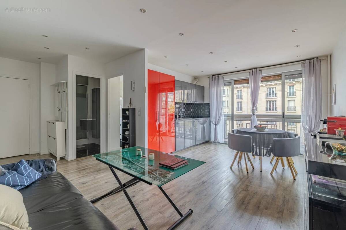 Appartement à PARIS-17E