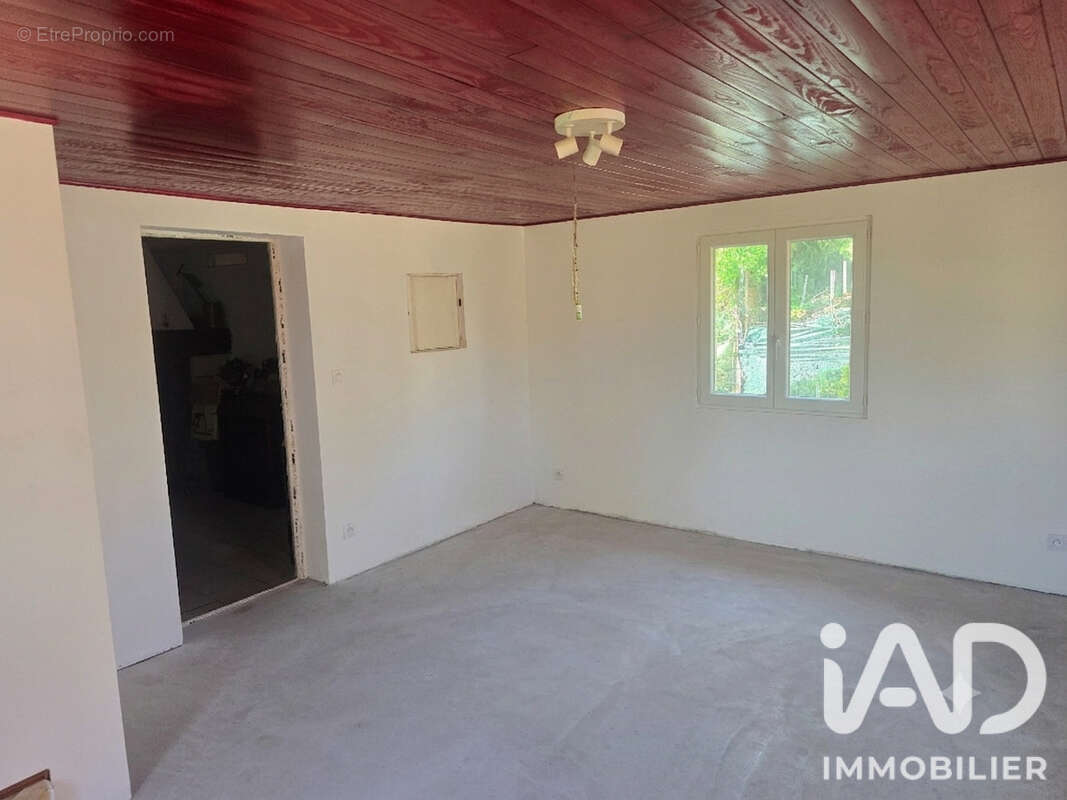 Maison 107 m² à Saint-Sauveur  - photo 8