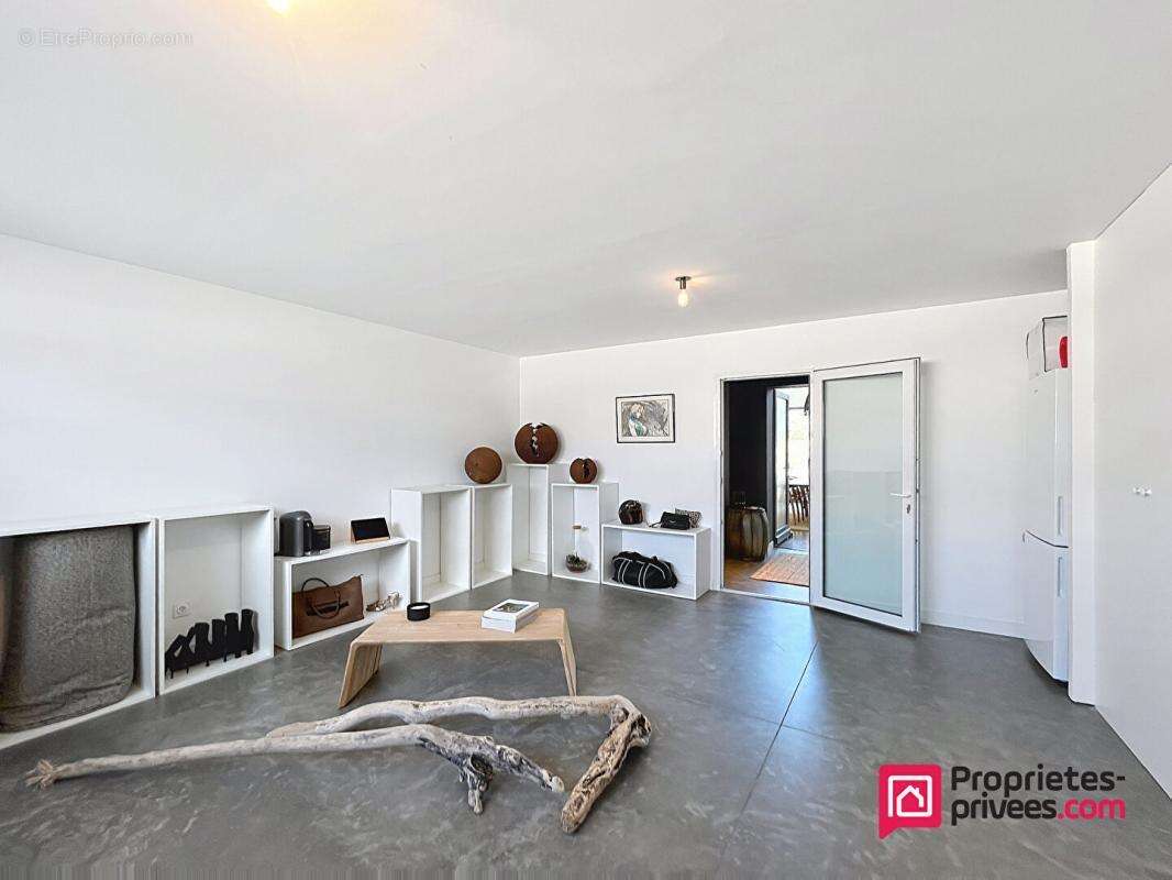 Appartement à SAINT-MAXIMIN-LA-SAINTE-BAUME
