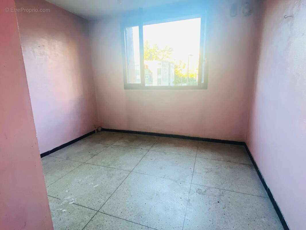 Appartement à MARSEILLE-4E