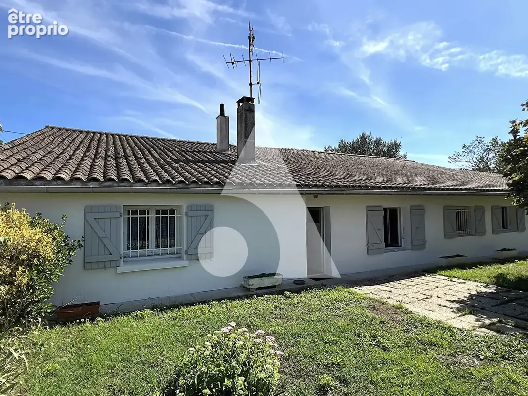 Maison à LAGORCE