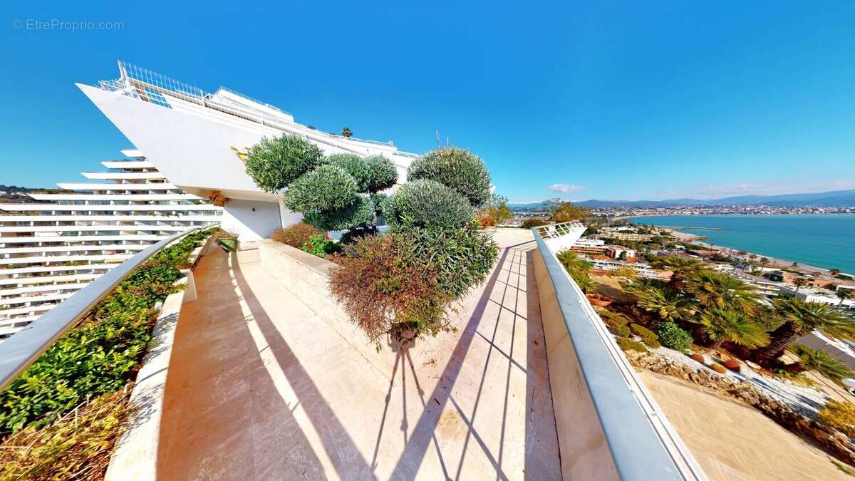 Appartement à VILLENEUVE-LOUBET