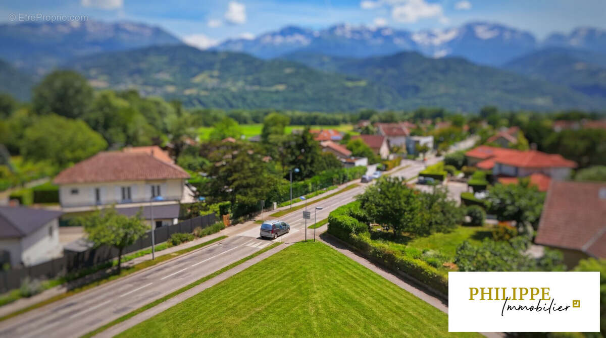 Terrain à CROLLES