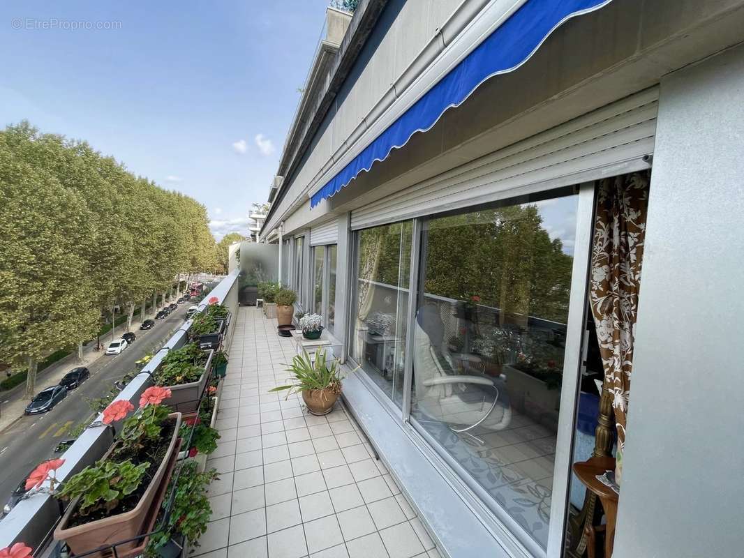 Appartement à NEUILLY-SUR-SEINE