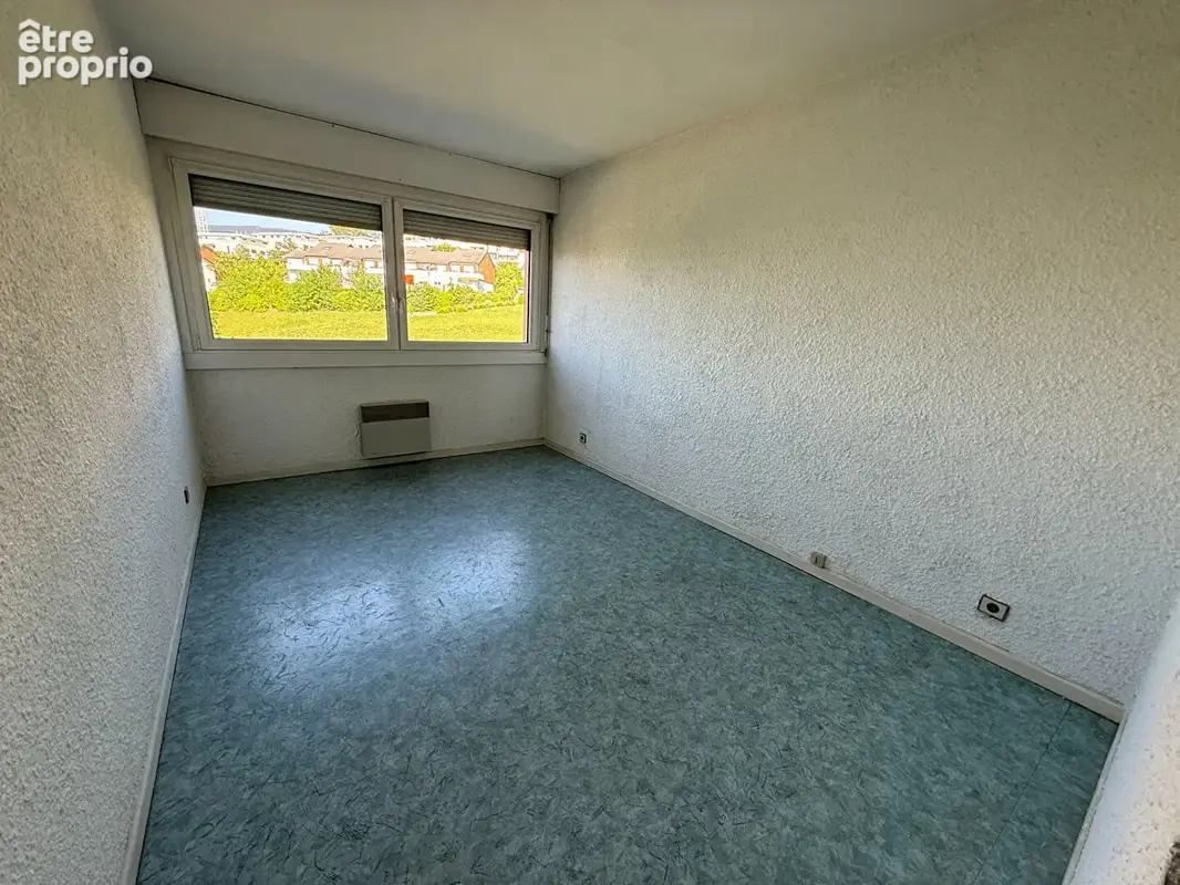 A vendre à VETRAZ-MONTHOUX, grand T3  traversant de 75.43 m² au dernier étage, vue Genève et Jura - photo 8