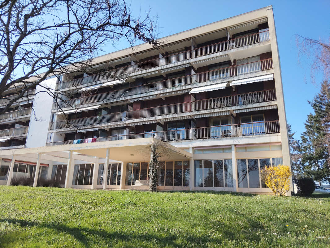 Appartement à MONTRICHARD