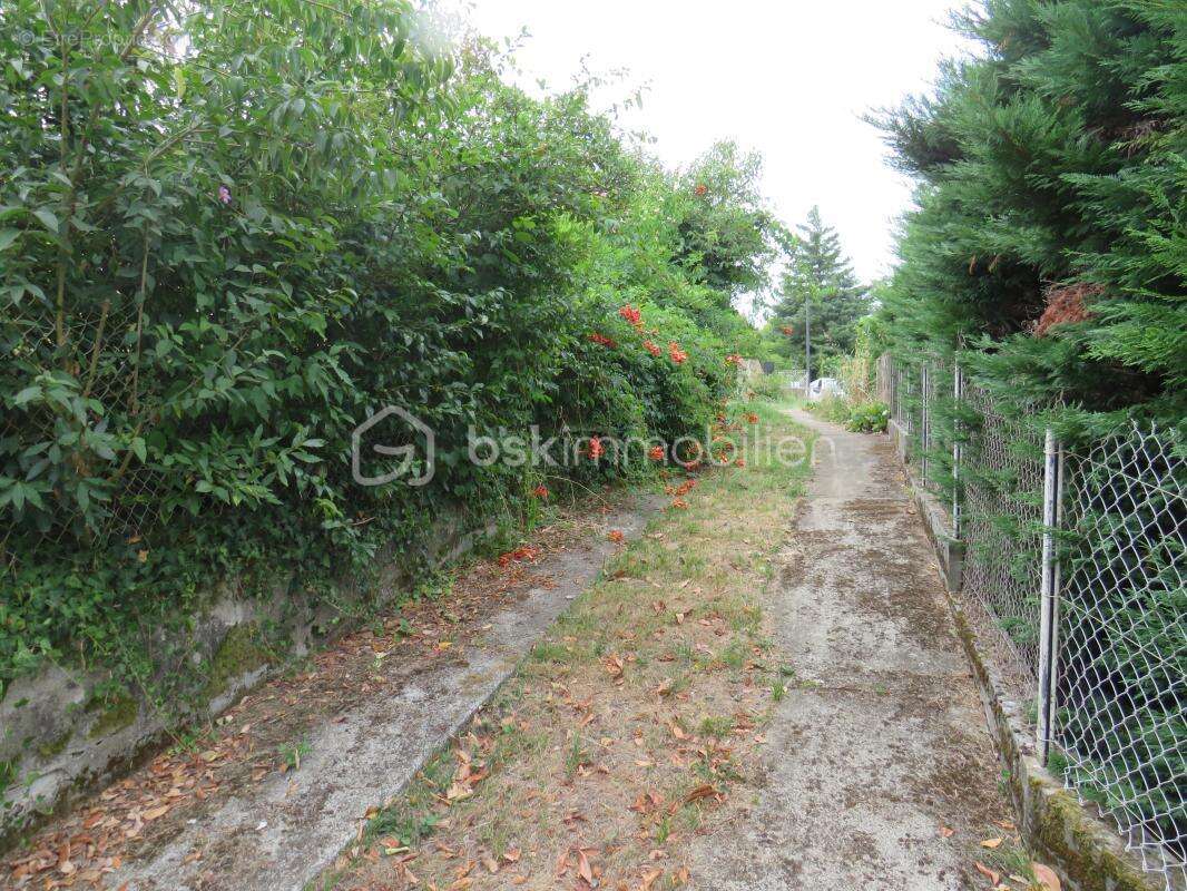 Maison rénovée avec dépendance sur le chemin de Saint Jacques de Compostelle - photo 9