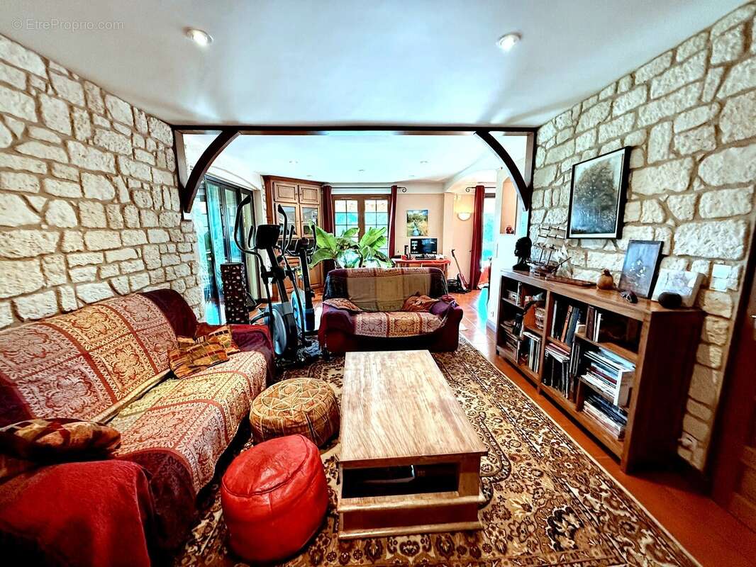 Maison à RAZAC-DE-SAUSSIGNAC