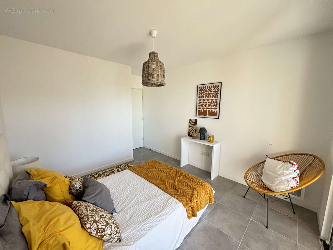 Appartement à MAUGUIO