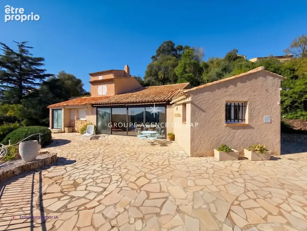 Agay, villa vue mer  exceptionnelle, 6 pieces, 4 chambres+bureau - photo 4