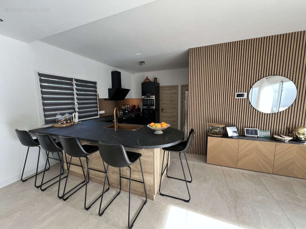 Maison à SILLANS-LA-CASCADE