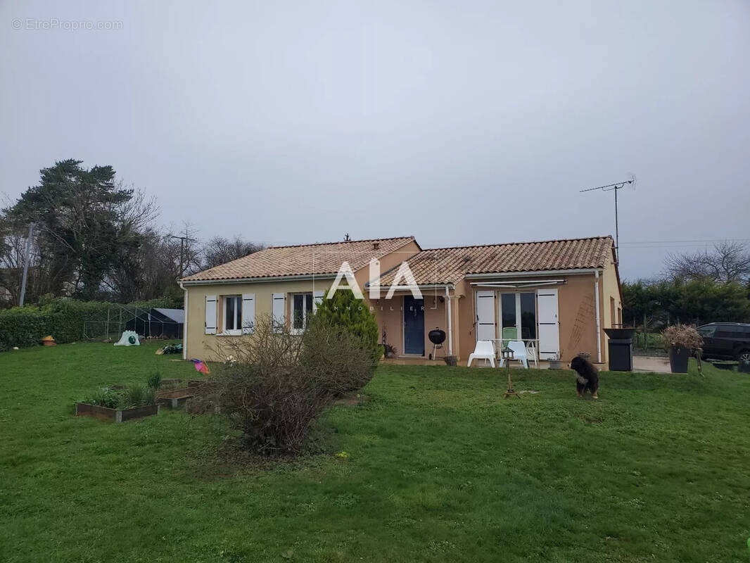 Maison à TAIZE-AIZIE