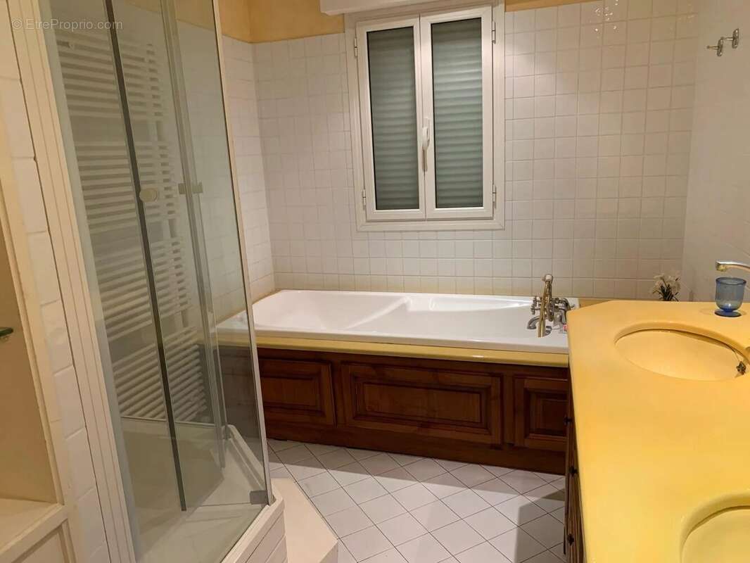 Maison à LES ISSAMBRES