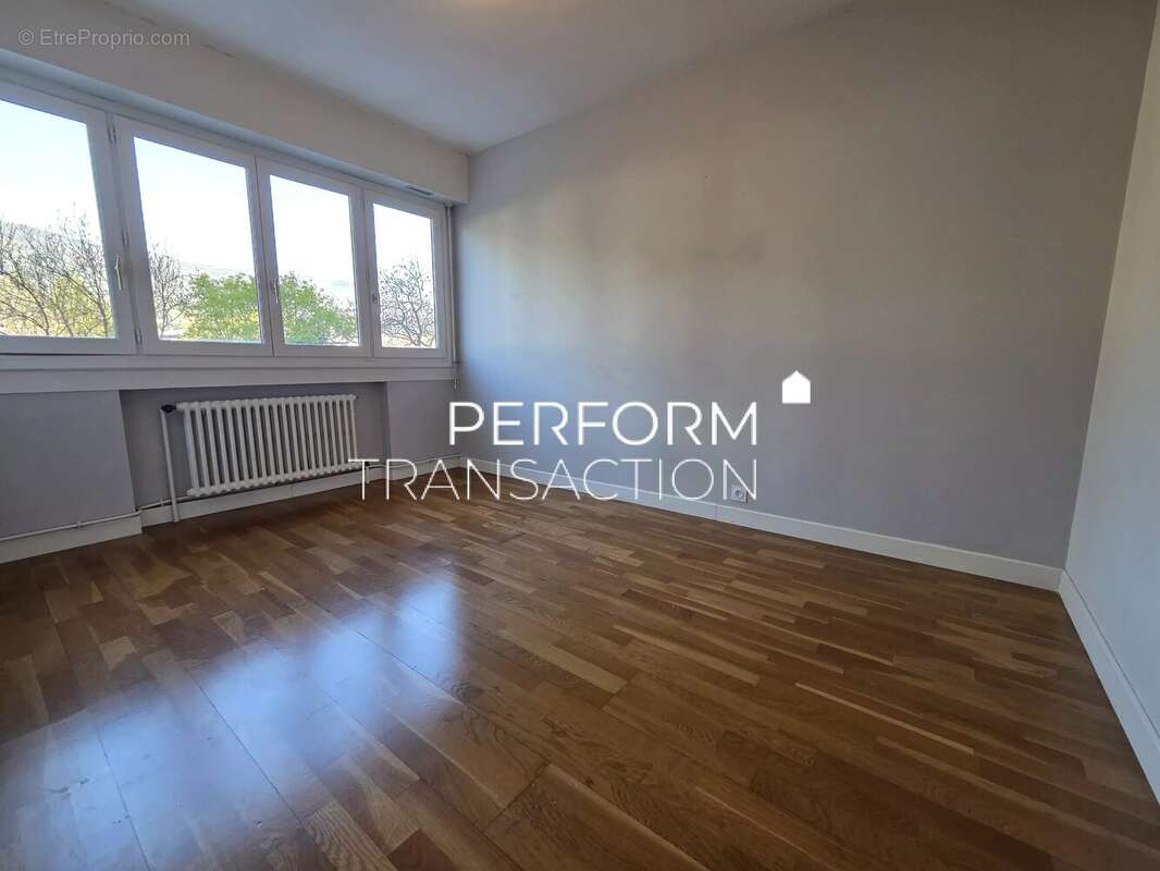 Appartement à ECHIROLLES