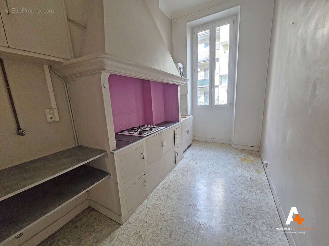 Appartement à MARSEILLE-5E