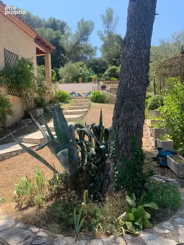 Nîmes Camplanier, belle villa T5 avec piscine sur terrain de 2100 m2 avec dépendance et mazet. - photo 17