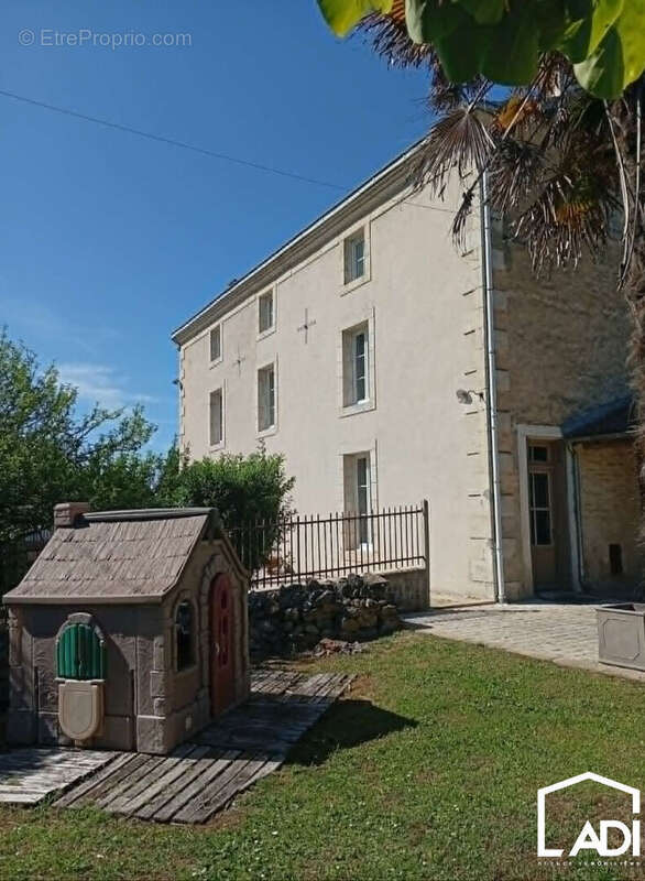 Maison à NANTEUIL