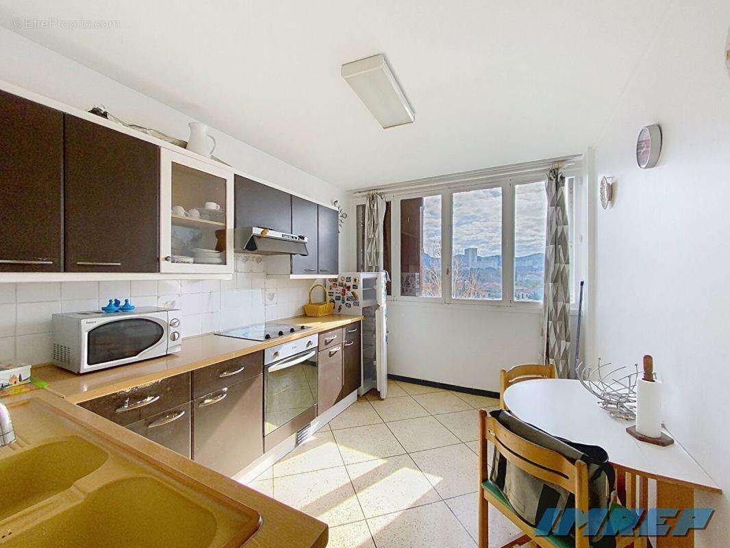 Appartement à MARSEILLE-9E