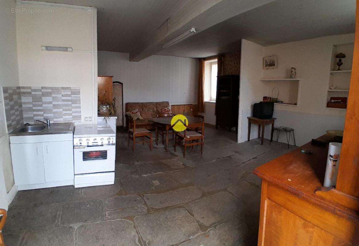 Maison à CHENERAILLES